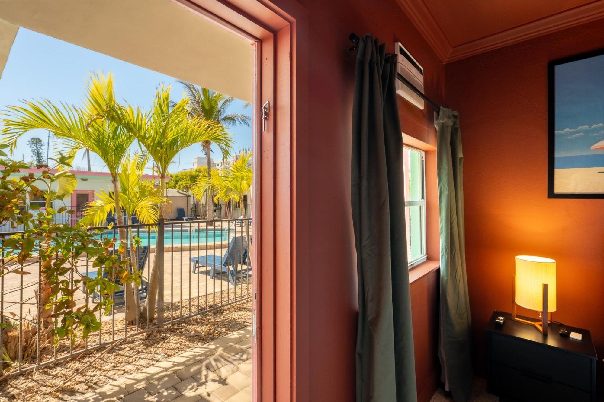 Monaco Vacation Rentals Clearwater Beach Exterior photo
